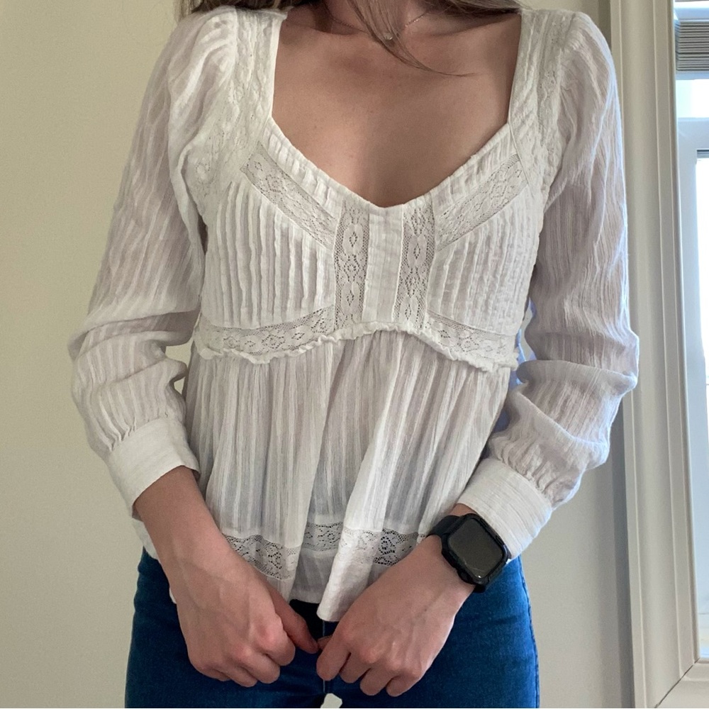 American Eagle White Blouse ✨